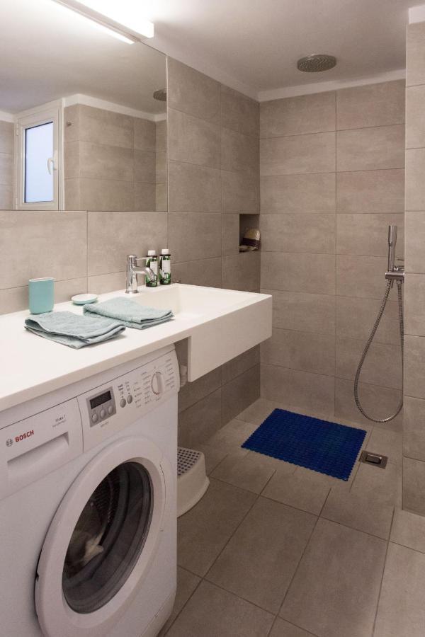 2 Bdrm Apt For Up To 6 Guests Next To Acropolis Museum Athena Bagian luar foto