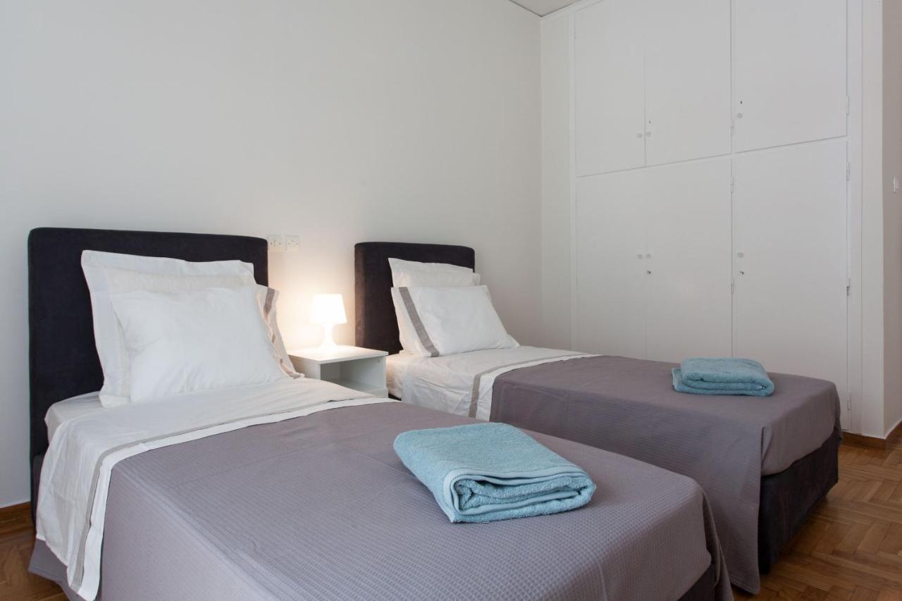 2 Bdrm Apt For Up To 6 Guests Next To Acropolis Museum Athena Bagian luar foto